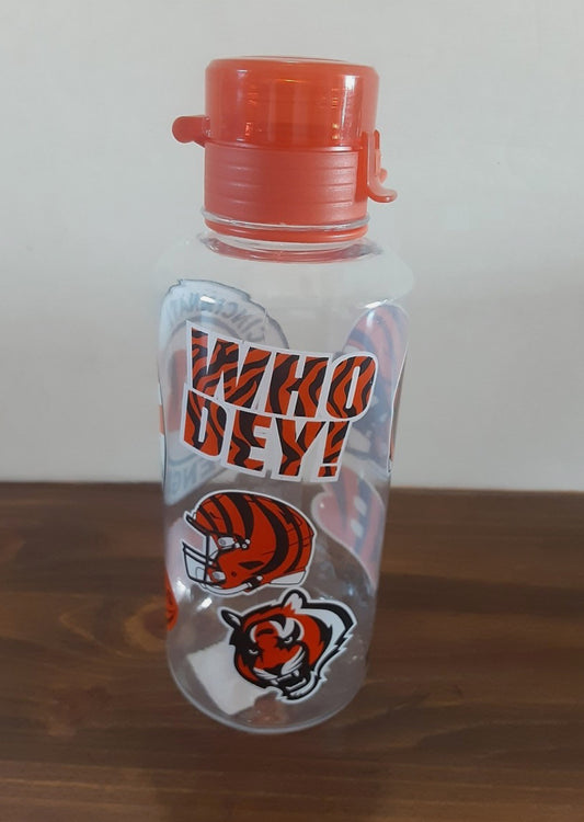 Cincinnati Bengals Plastic Bottle With Flip Lock Cap And Carrying Strap